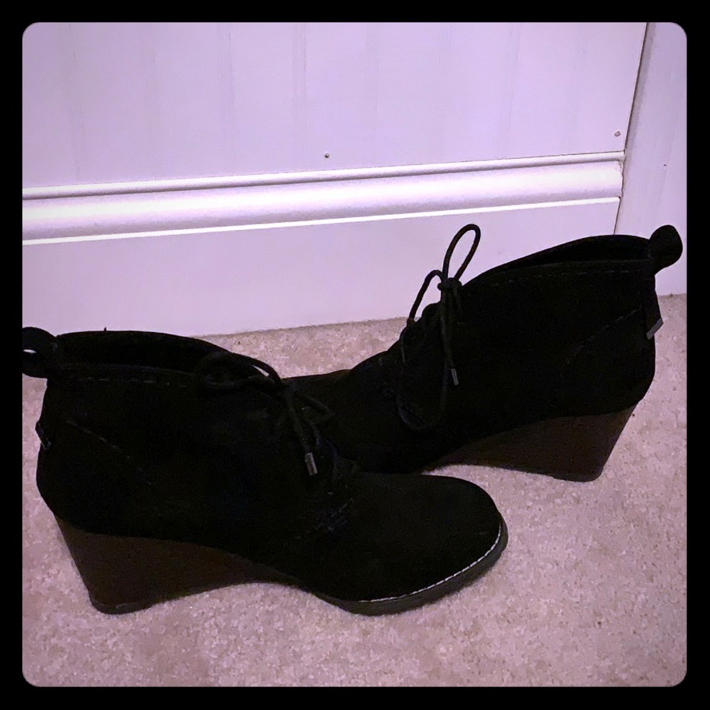 High heel boots